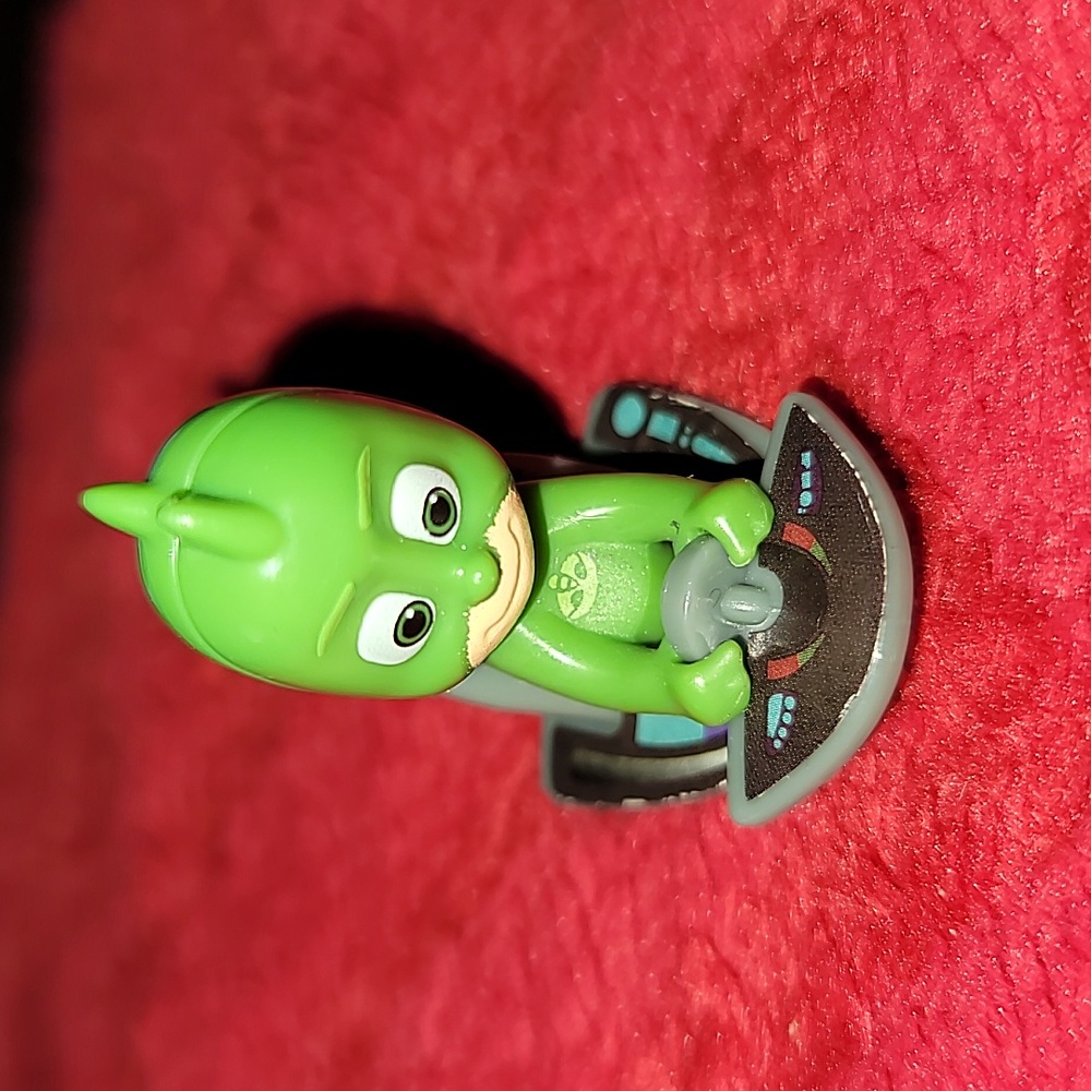 Mini figurine of Gekko from PJ Masks